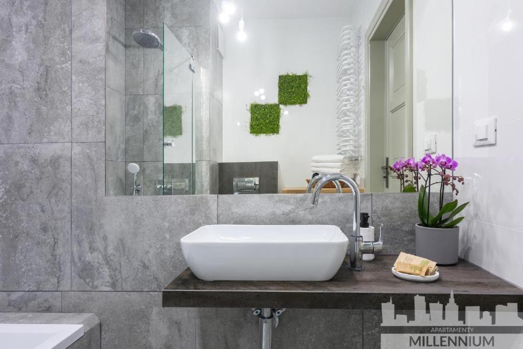 Millennium Port Gold Apartment Warsaw Ngoại thất bức ảnh